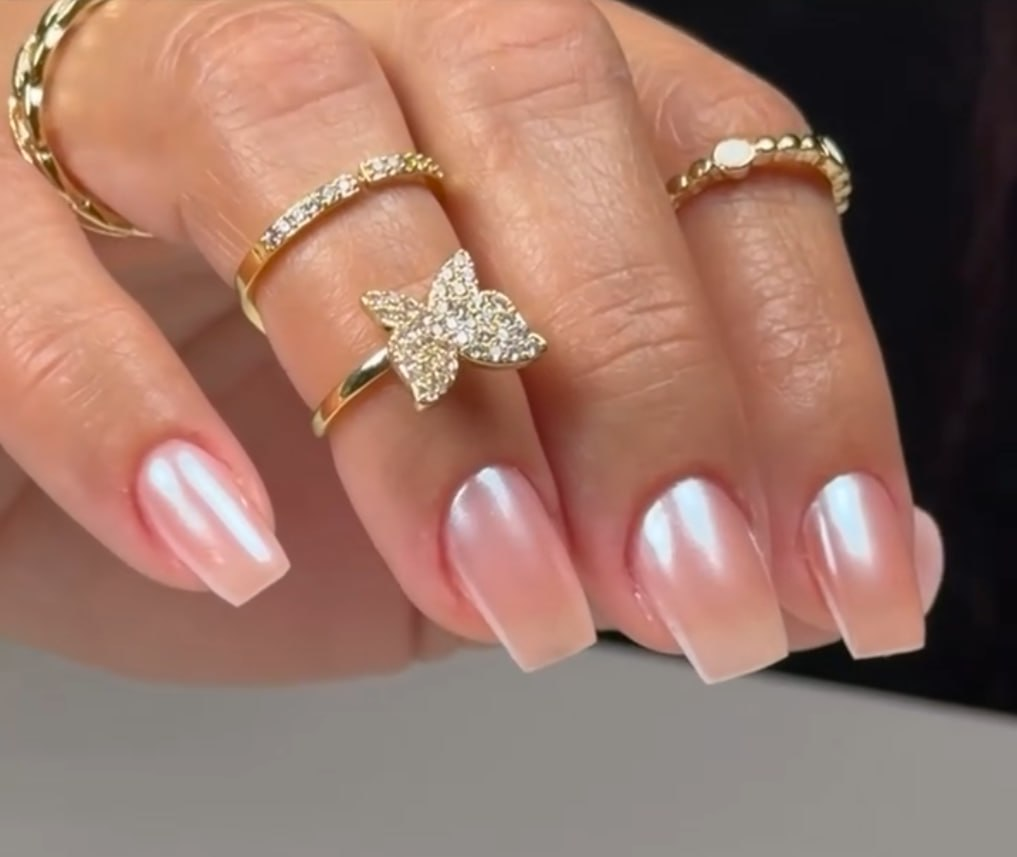 Glossy pink manicure with gold rings — OhanaLove by Y.G.